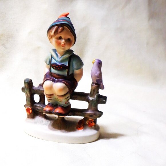 ~~~ Hummel ~~~ Boy Sitting on a Bench ~ - Picture 1 of 1